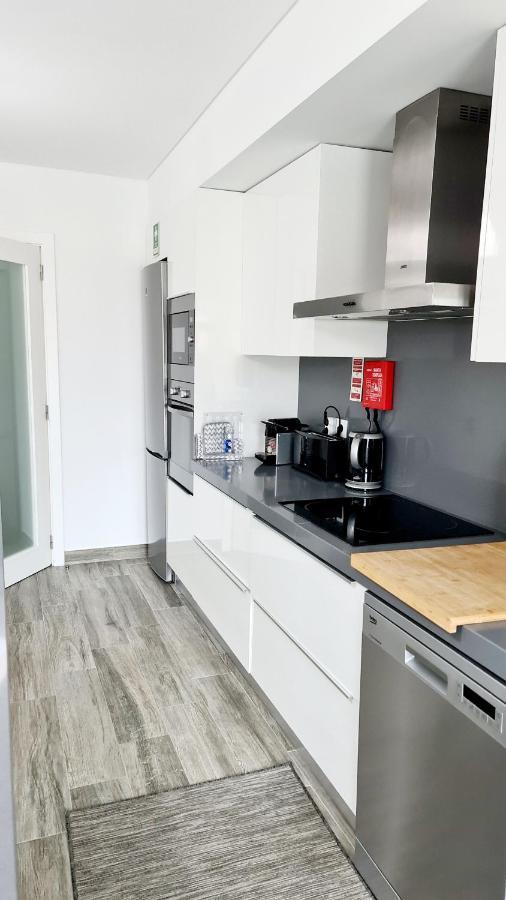 Consolacao Beach Apartment Peniche Bagian luar foto